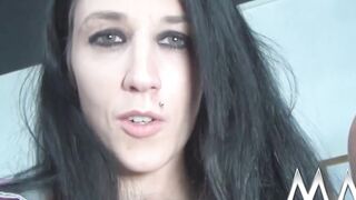 Vulgar chick sharing a lucky penis into 3some