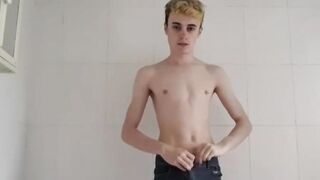 Twink in jockstrap Harry Alexander jacks off in the shower