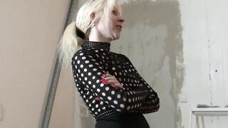 German skank goes around giving fellatio