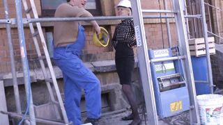 German skank goes around giving fellatio