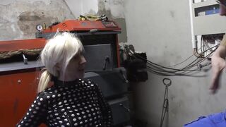 German skank goes around giving fellatio