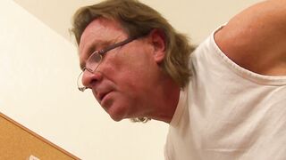 Specialist doctors heal a women with cum