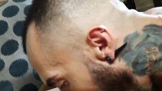 Tattooed Matthew Grande deepthroats Zak Bishops penis until facial cumshot
