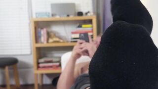 Bulky Girth showed off his beautiful body and pinkish feet while relaxing
