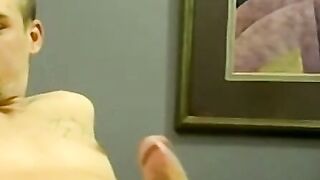Amateur dude gets bareback anal from his pal in this video