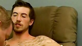 Amateur dude gets bareback anal from his pal in this video