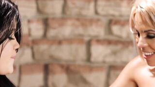 ALL WOMEN RUBS - Cutie Friends Luna Camgirl And Yhivi Do Tribbing And sixty nine During Grind PART one AND two