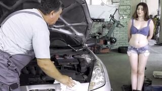 GrandpasFuckTeens - Adorable Teenagers Mia Evans Gets Her Soak Vagina Banged By An Mature Mechanic