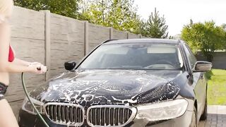 Busty bikini gf wants dick after soapy car wash