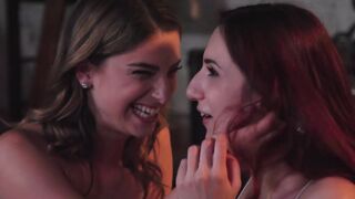 Dykes Kristen Scott and April Snow go for facesitting fun
