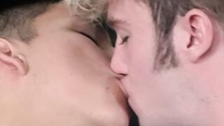 Twinks Cole Patrick and Jasper King cum after wild bareback