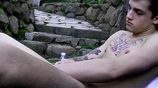 Horny Chris Porter masturbates solo until shooting his cum on his chest and face