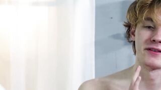 Hunk doctor Beaux Matthews uses his cum serum to keep twink Skylar Finch looking youn
