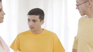 Horny MILF Ryan Keely craves a massive cock and wild sex in threesome Hoe 2