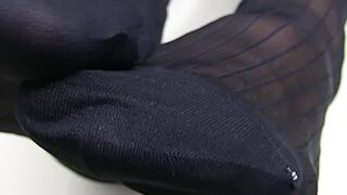Mature classy gentleman shows off his yummy feet and toes