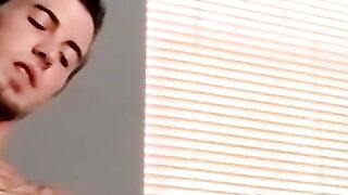 Amateur white dudes with tats love to jerk off together