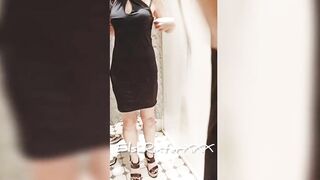 I'm nude, no underwear, into a fitting room. ElsaRixterXXX