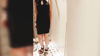 I'm nude, no underwear, into a fitting room. ElsaRixterXXX