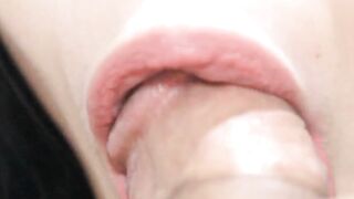 BOMBSHELL TEENIE OFFER PASSIONATE CLOSE-UP HEAD WITH CUM INSIDE MOUTH