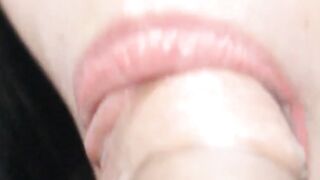 BOMBSHELL TEENIE OFFER PASSIONATE CLOSE-UP HEAD WITH CUM INSIDE MOUTH