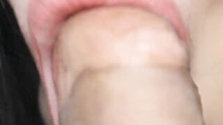 BOMBSHELL TEENIE OFFER PASSIONATE CLOSE-UP HEAD WITH CUM INSIDE MOUTH