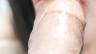 BOMBSHELL TEENIE OFFER PASSIONATE CLOSE-UP HEAD WITH CUM INSIDE MOUTH