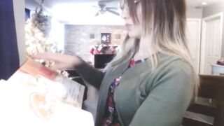 Webcam cunt with mouth Nicole Pearl Tries Reading Out Noisy