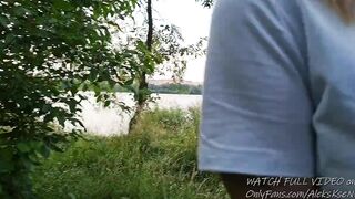 Unfamiliar bimbos was not scared and decided to jerkoff a penis