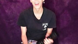 Twink Henry Evans loves jerking off and anal fucking his asshole with toys