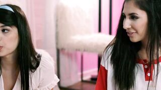 Sensual 18 Yo Gina Valentina & Gianna Dior Have WILD GROUP SEX During Girls-Only Party