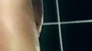 Sculpted blonde Joe Dietrich flaunts his nice body and jerks in front of us