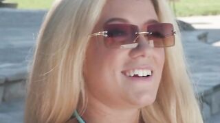 Blonde hottie River Lynn rides TS pool cleaners meat