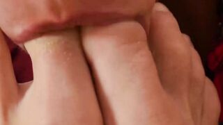 TwinkysFeet.com - Chase pushes Oscar onto the bed and starts servicing his hard dick