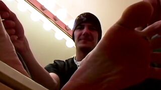 Handsome Clyde takes off his shoes to worship his foot before masturbating