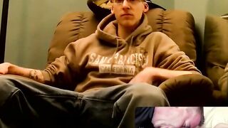 JoeSchmoeXXX.com - Nerdy amateur dude with glasses jerks off his starving cock alone