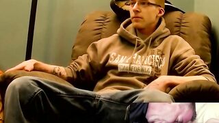 JoeSchmoeXXX.com - Nerdy amateur dude with glasses jerks off his starving cock alone