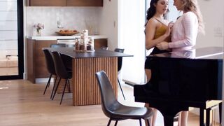 MOMMY'S SLUTS - Bombshell 18 Yo Kylie Rocket Seduces Her Piano Professor Pristine Edge During Homemade Lesson