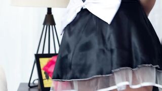 MOMMY'S CUNT WITH MOUTH - Caring 18yo 18 Yo Wears A Maid Outfit To Take Care Of Her Voluptuous Stepmom Jessica Ryan