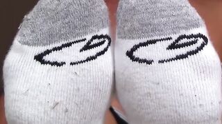 MaleFeetXXX.com - Karl's muscle-bound frame endures a thrilling tickle ritual