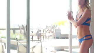 ADULT TIME - cougar Voyeur Alexis Fawx Seduces Barely Legal Next Door Carter Cruise In DYKE SCISSORING!