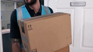 TRANSFIXED - Hung Delivery Dude Cliff Jensen Assfucks sexy Beauty Kasey Kei! OPEN MOUTH FACIAL