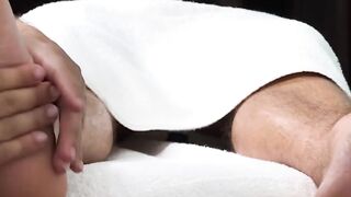 Hunky Drew Harper felt relaxed in a foot massage and foot sucking by jock Dan Edwards