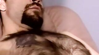 Hardcore masturbation with older dude with hairy chest