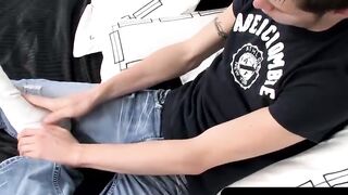 ToesXXX.com - Ryan Connors loves playing with his feet in the open air