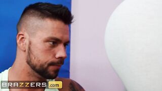 Brazzers - Czech babe Sofia Lee has the Amazingly Hot Workout Jumping on her Gym Instructor's Rough Cock