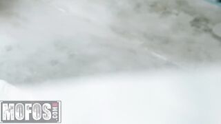 Mofos - Curvy Massuese Devon Green Gets Hired to Gives an Sexsual Rubs