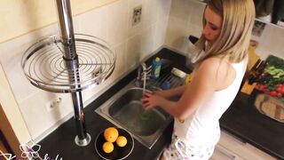 Beauty Masturbate Twat Long Banana and Orgasm - Food Bondage