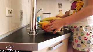 Beauty Masturbate Twat Long Banana and Orgasm - Food Bondage