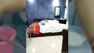 Thai sluts Yaya – licking nuts live with dancing and toy