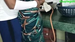 Abe gadhe kichen me hi chodo ge kya